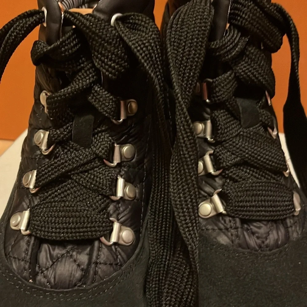 Keds NEW IN BOX black boots waterproof women’s‎ 9